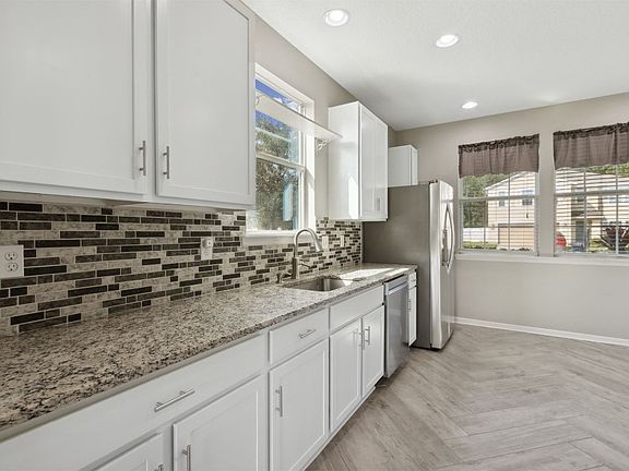 3rd image of 77244 Cobblestone Dr