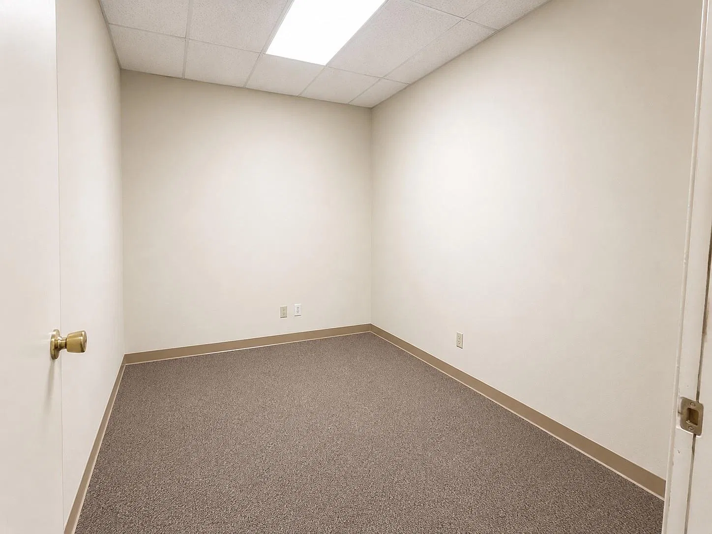 2 bed, 1.0 bath, $1,600 — Photo 2
