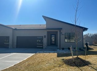 104 Oakwood Ct, Raymore, MO 64083