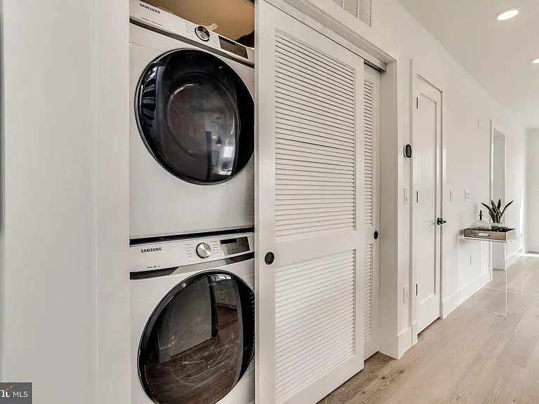 646 Newton Pl NW #303 — Photo 23