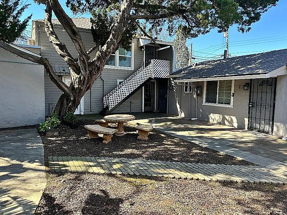 3rd image of 4024 54th St APT 2