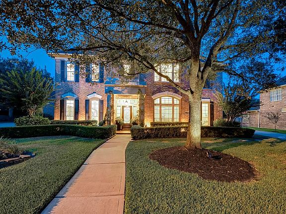 4th image of 22318 N Lake Village Dr