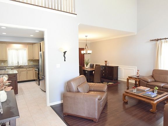 5th image of 1526 Greenwood Dr