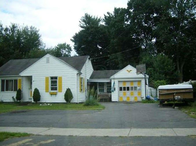 2nd image of 2027 Westfield St