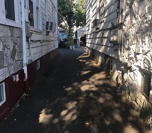 2nd image of 10137 126th St