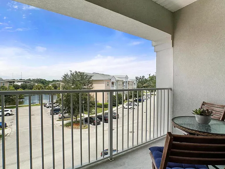 8210 Green Parrot Rd #301 — Photo 8