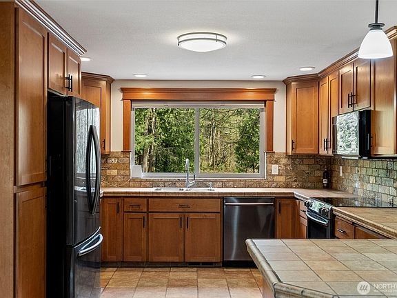 3rd image of 27422 SE 236th Street