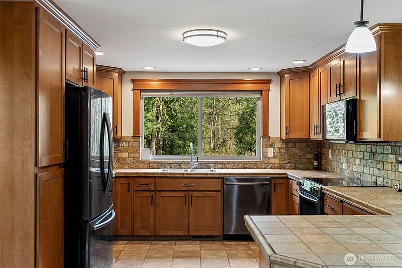 3rd image of 27422 SE 236th Street