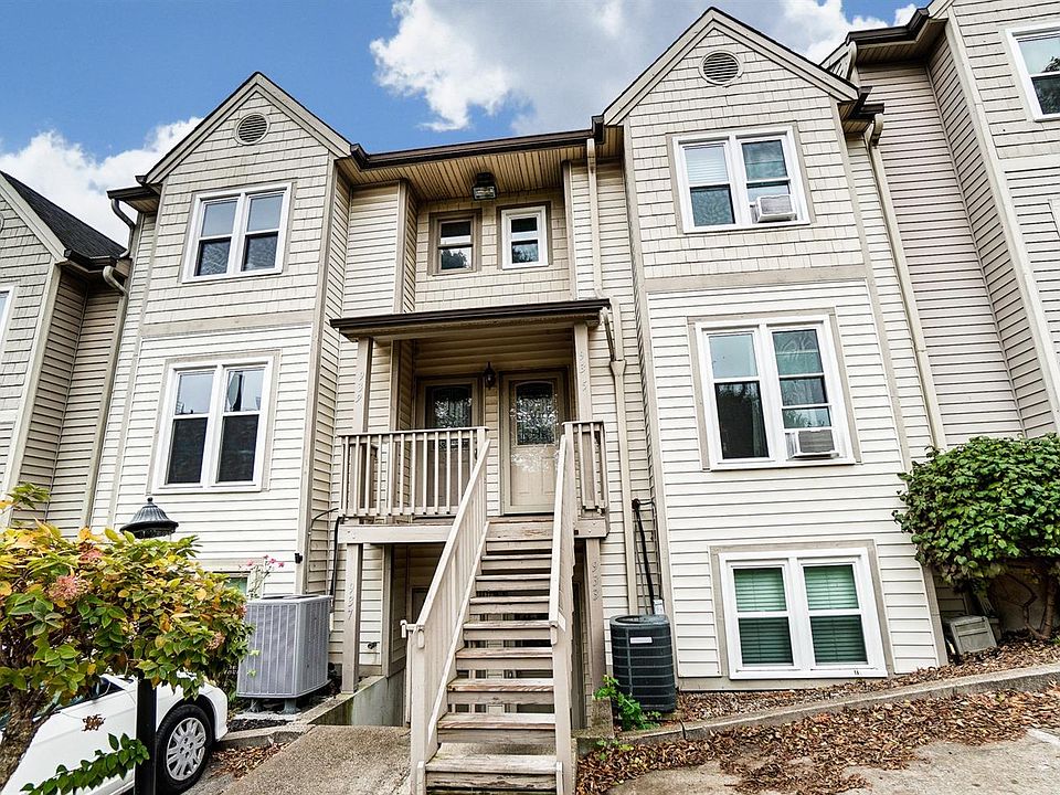 1st image of 939 Auburnview Dr