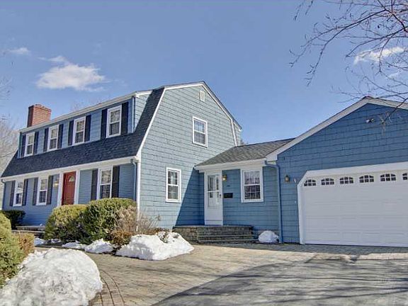 3rd image of 137 Mountain Laurel Dr