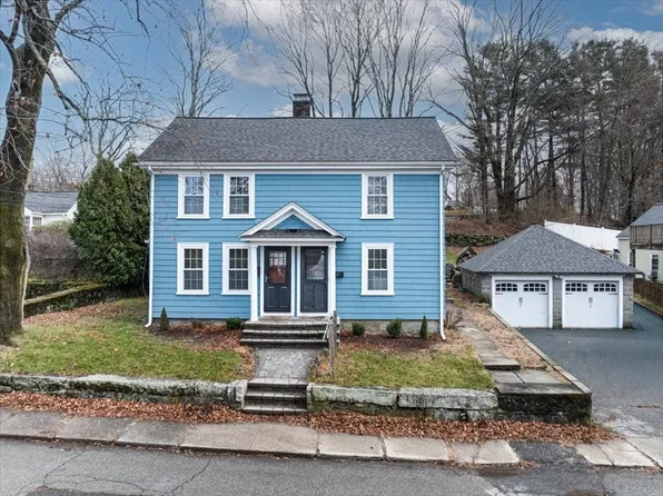 33 Seagrave St, Uxbridge, MA 01569