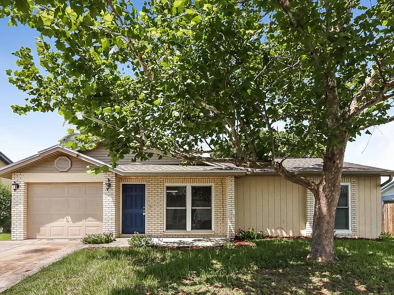 706 Hazy Meadow Ct — Photo 1