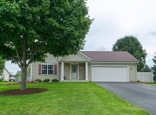 182 Cramer Ave, Dousman, WI 53118