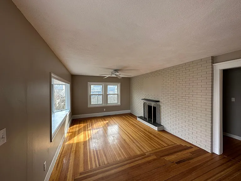 12 Auburn St #1 — Photo 5