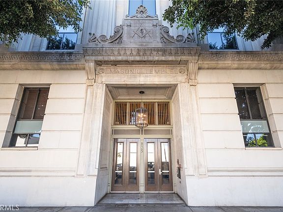 2nd image of 835 Locust Ave