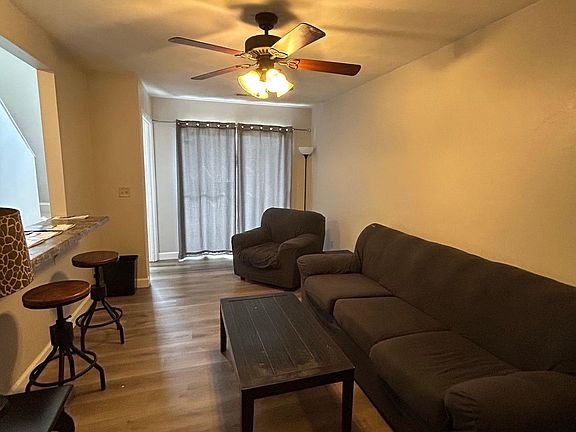 2nd image of 1414 Bradley Dr