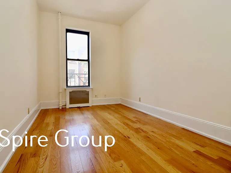 346 W 47th St #2C — Photo 7