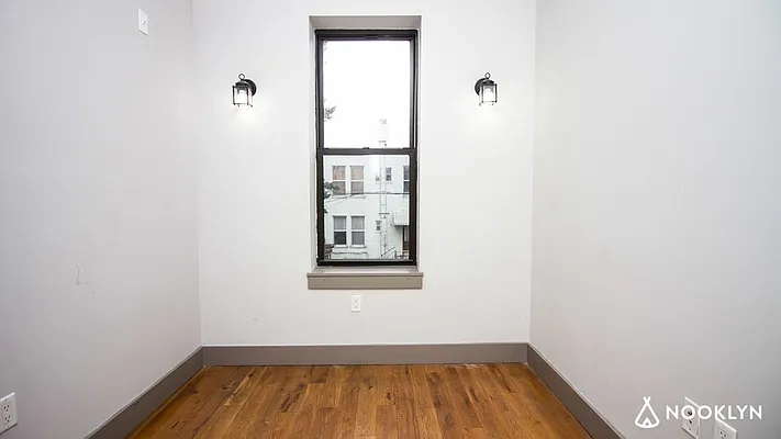 Rented by Nooklyn NYC LLC | media 44