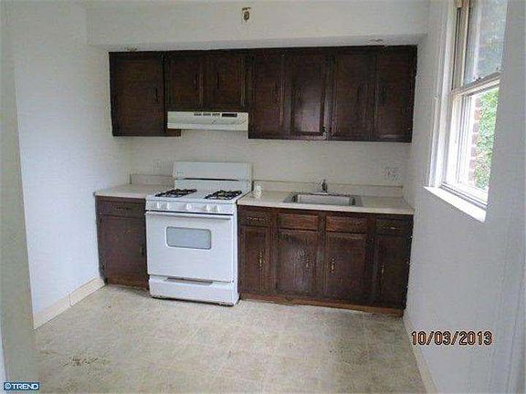 2nd image of 1032 Unruh Ave