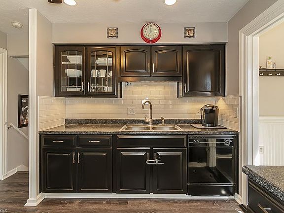 5th image of 409 Saint Lawrence Blvd