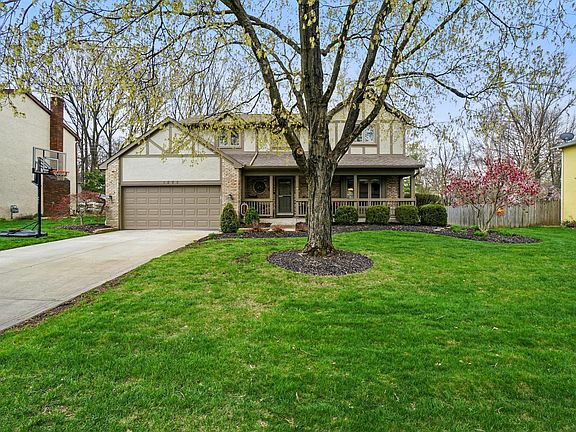3rd image of 1085 Bryan Dr