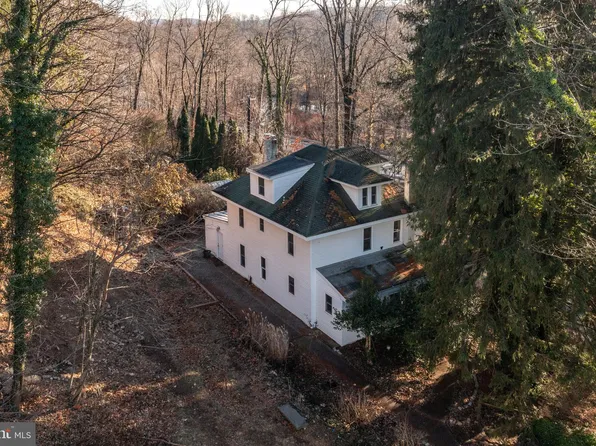 1020 N Ironstone Dr, Boyertown, PA 19512