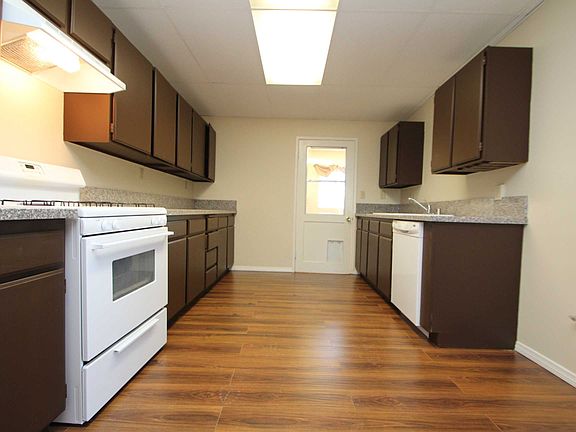 4th image of 10154 E Avenue S14