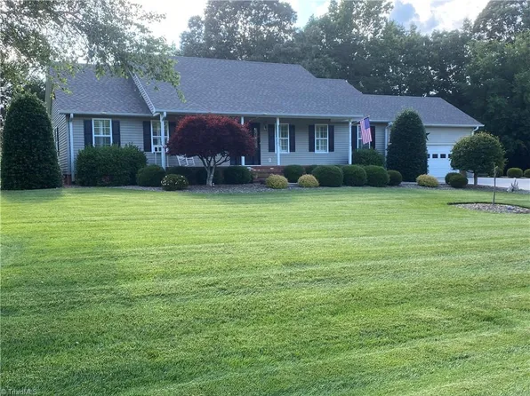 229 Dublin Rd, Advance, NC 27006