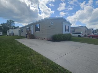 9852 Rembrandt Way #26, Fenton, MI 48430