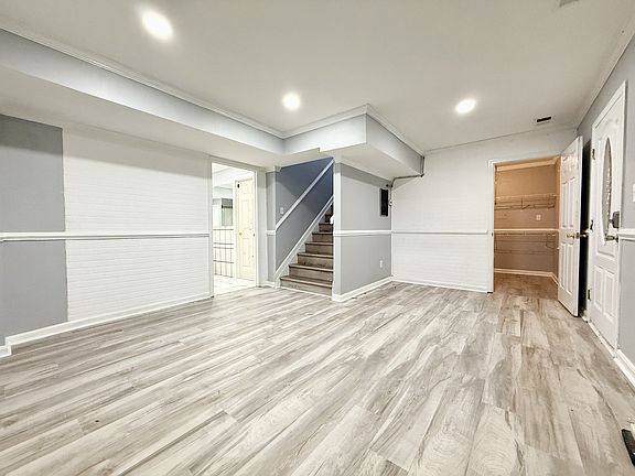 4th image of 316 Valley View Ave SW #1