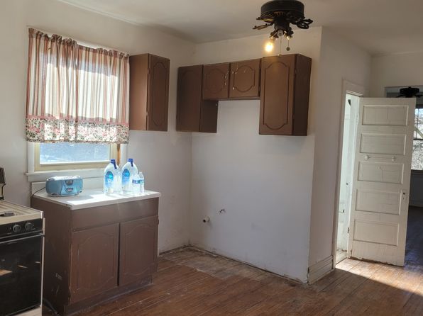 chicago-illinois-2143187561 picture