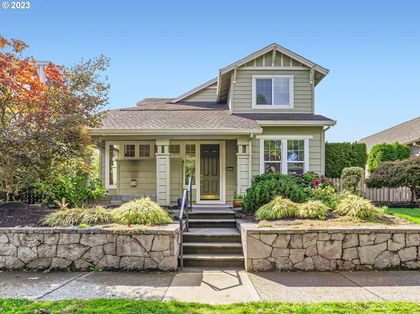 6446 NE Copper Beech Dr, Hillsboro, OR 97124
