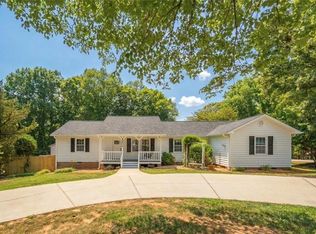 8311 Mapleway Ln, Greensboro, NC 27455