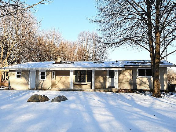 2nd image of 2050 N Lincoln Lake Dr