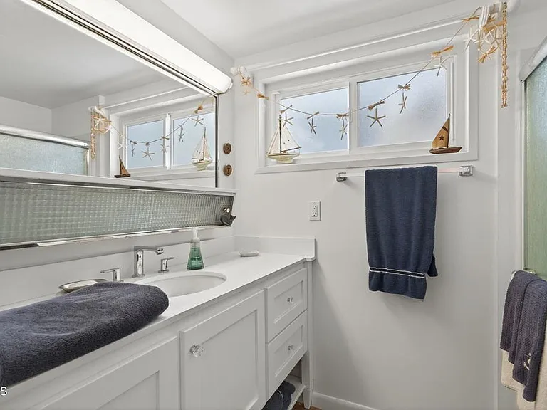 3884 Pacific Coast Hwy — Photo 23