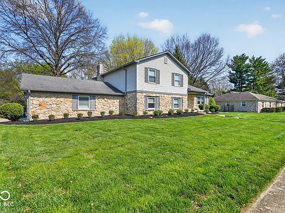 2nd image of 10919 Braewick Dr
