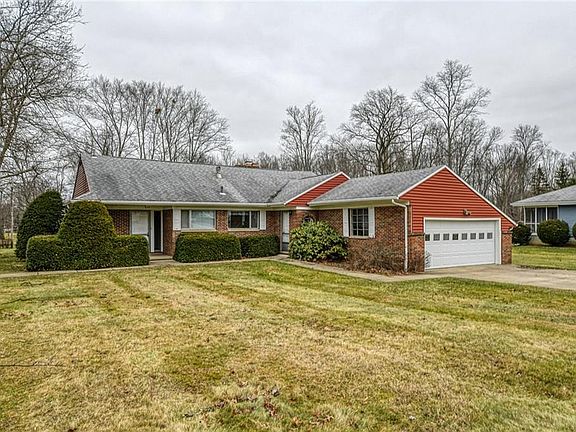 3rd image of 933 Norton Dr