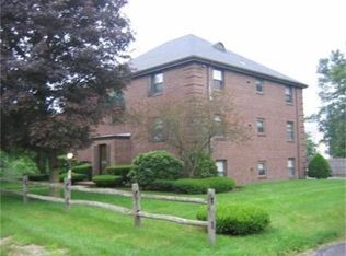 31 Townsend St APT 2, Abington, MA 02351