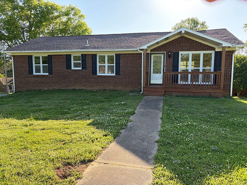 1st image of 605 Lookout Dr