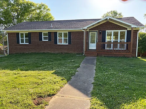605 Lookout Dr Photo 1