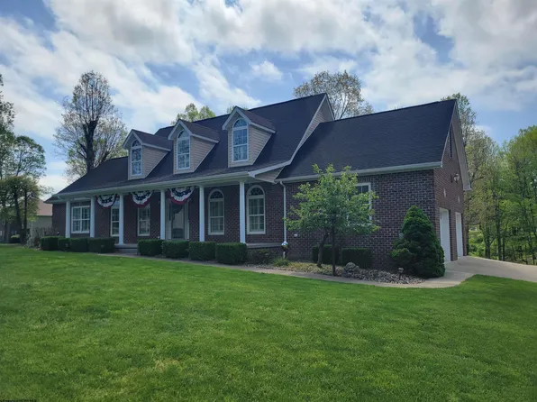 264 Riverdale Dr, Shinnston, WV 26431