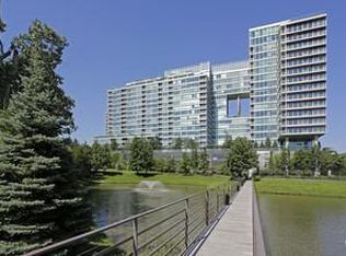 10049 Frontage Rd APT 2B, Skokie, IL 60077