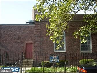 2nd image of 1539 W Tucker St