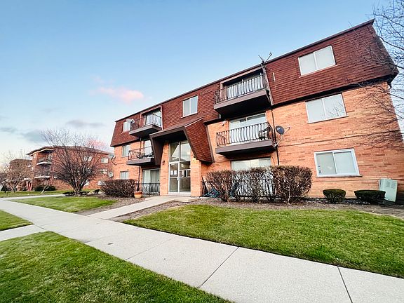 3rd image of 12741 S La Crosse Ave APT 3C