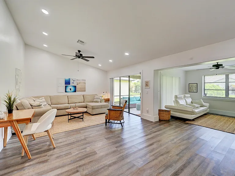 2756 Carnation Ct — Photo 5