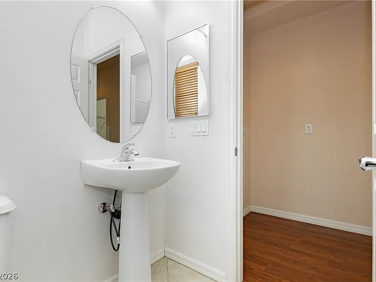 11220 Robin Park Ave — Photo 19