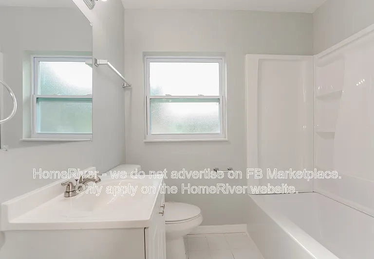 540 17th St NE — Photo 3