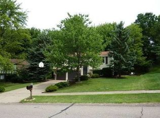 205 Macnab Dr, Coraopolis, PA 15108