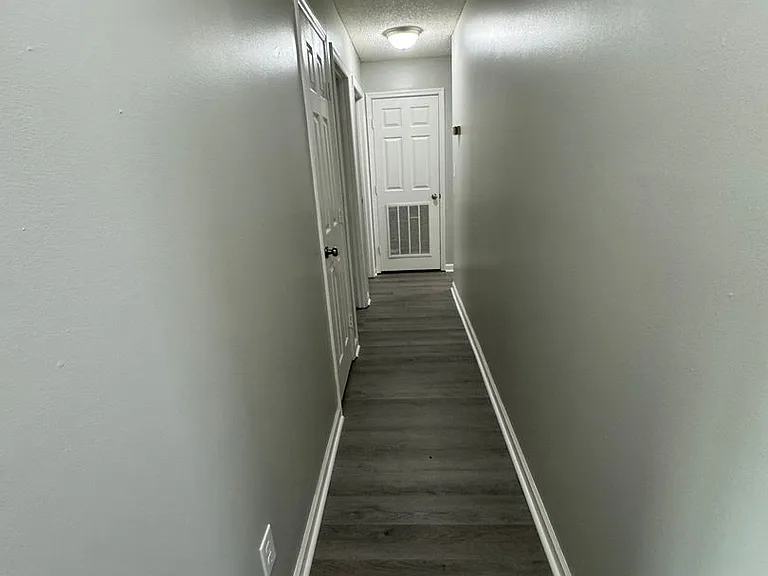 Creekview Apartments - Kingsport, TN — Photo 17