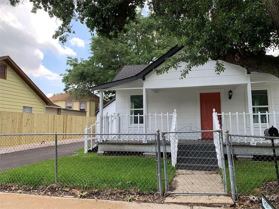 1st image of 109 E Humble St